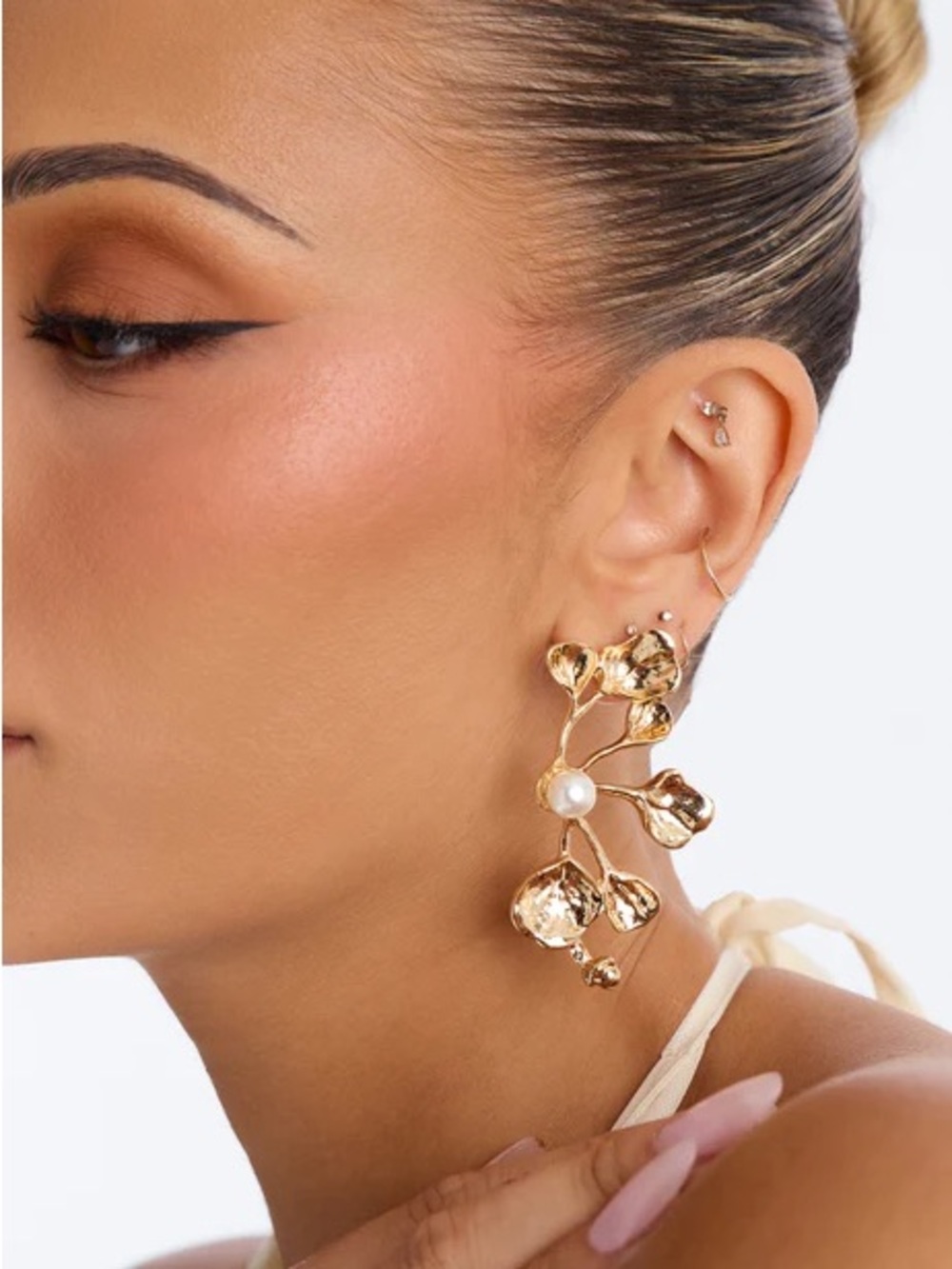 Napa Vines Floral Drop Earrings NEW 🏷️